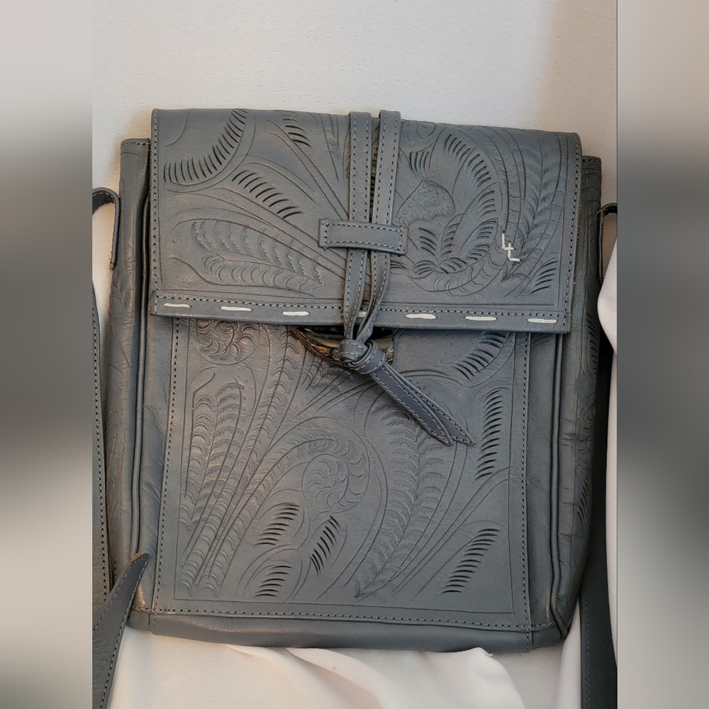 Leaders In Leather Tooled Crossbody Bag - Picture 3 of 13